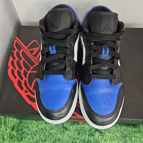 Nike Air Jordan 1 Low GS OG Royal Toe 553560-140 Size 5.5 (7 Wmn) CLEAN!!! Mens - Picture 6 of 16